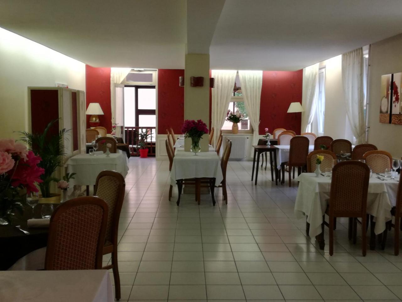 Logis Au Puits Enchante Saint-Martin-en-Bresse Exterior photo
